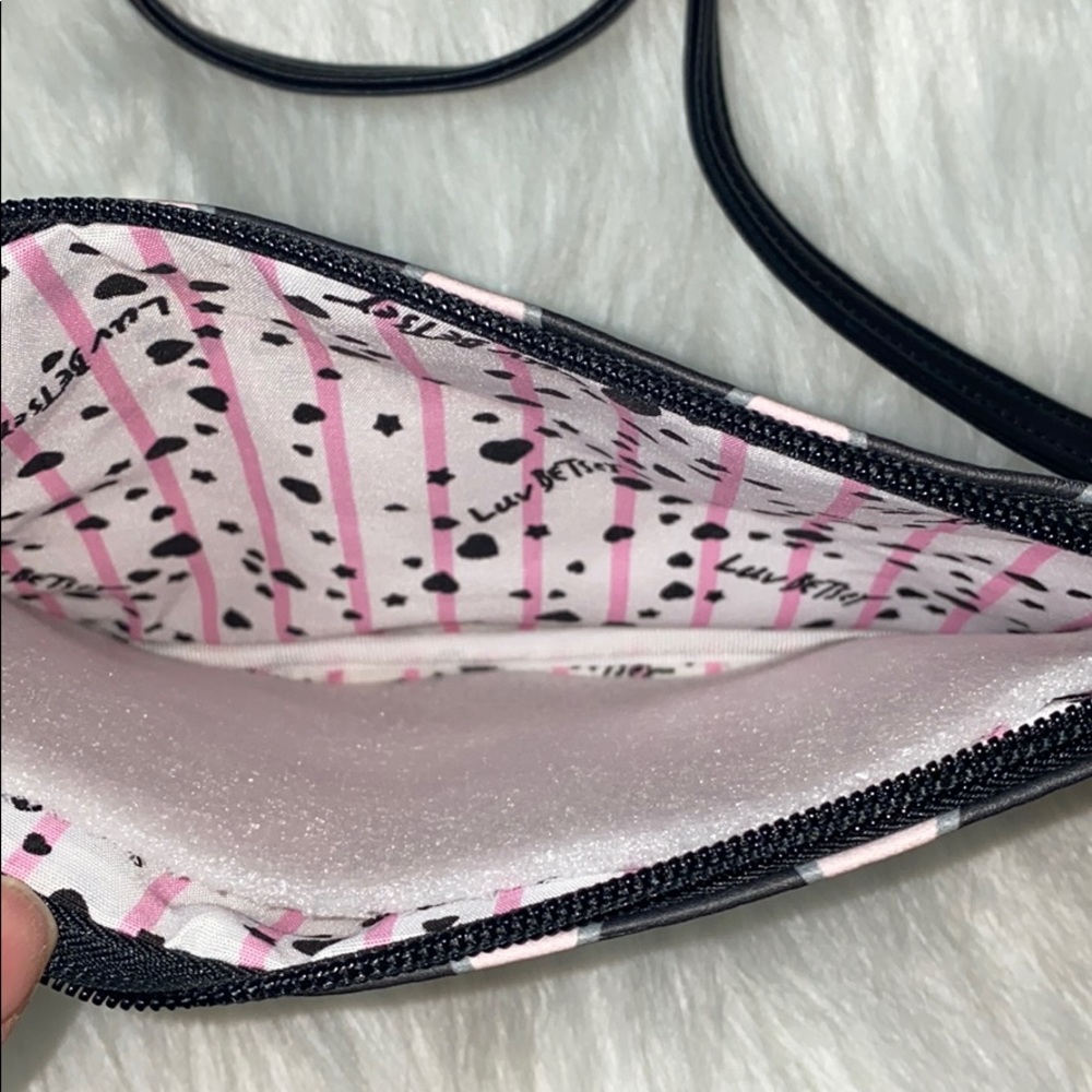 Betsey Johnson Crossbody ❤️NWOT❤️ - Picture 3 of 4